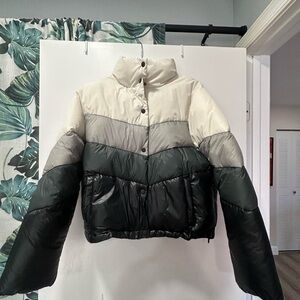 NWT Gradient Grey Wild Fable Puffer Jacket w zipper, buttons & elastic at bottom